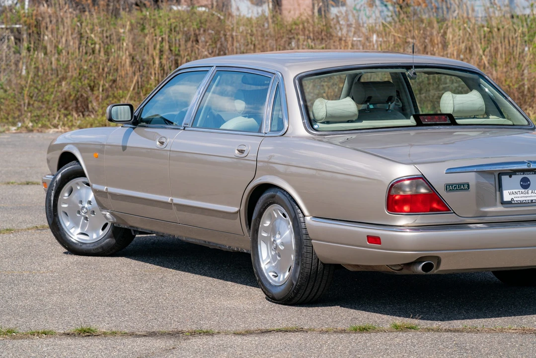 1997 Jaguar X300 XJ - Image 27 of 31