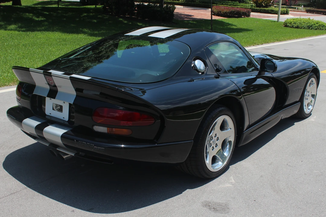 1999 Dodge Viper GTS 2nd Gen - Image 19 of 31