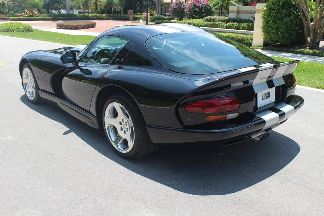 1999 Dodge Viper GTS 2nd Gen - Image 13 of 31