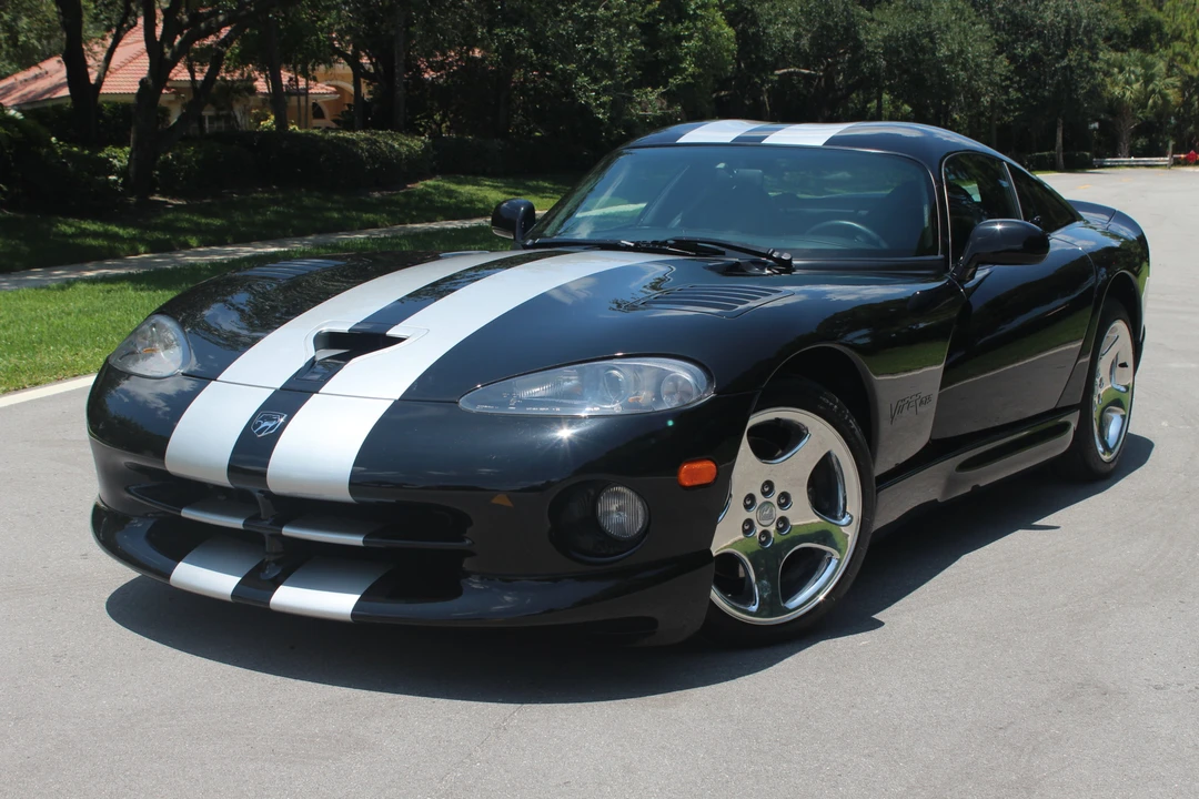1999 Dodge Viper GTS 2nd Gen - Image 2 of 31