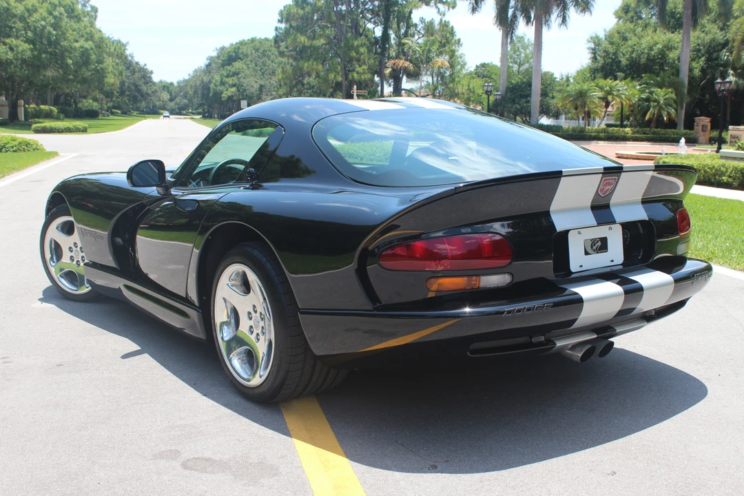 1999 Dodge Viper GTS 2nd Gen - Image 14 of 31