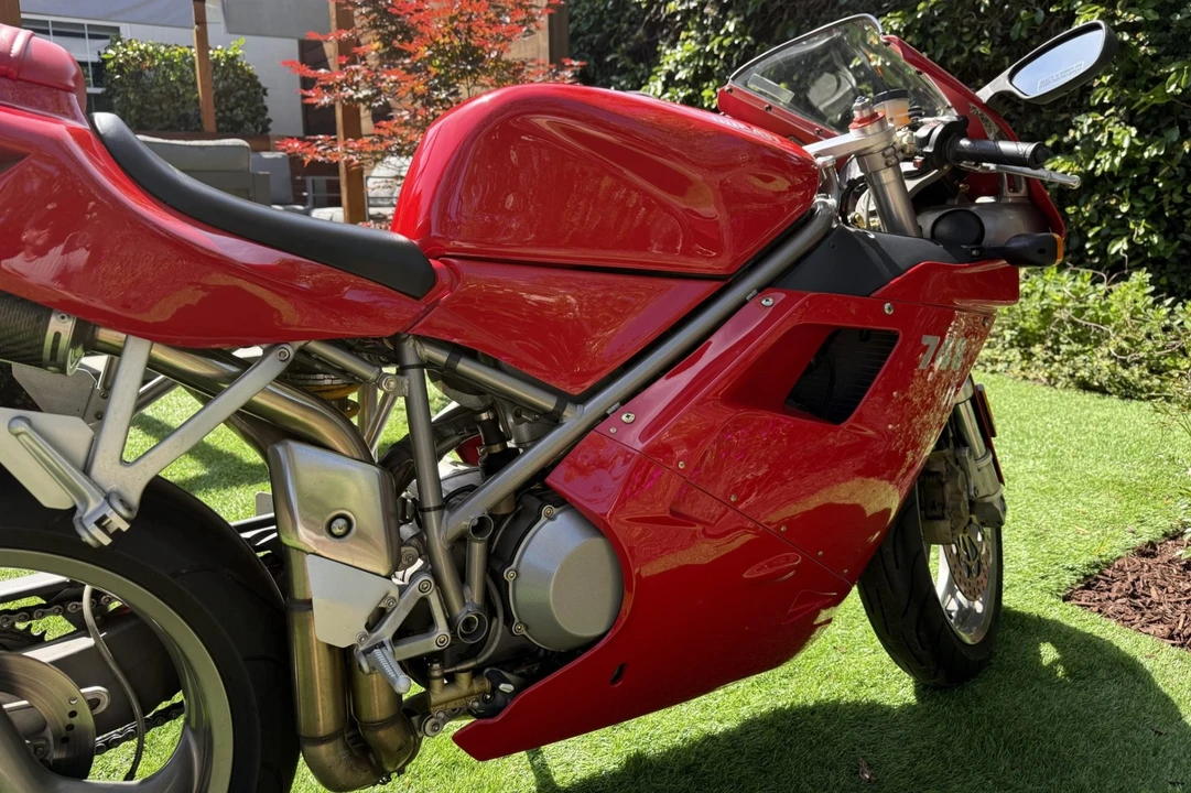 2001 Ducati 748 - Image 3 of 6