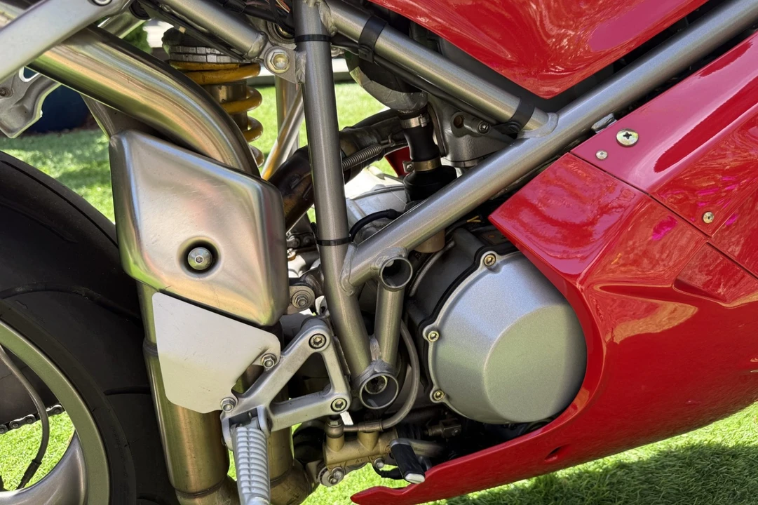 2001 Ducati 748 - Image 5 of 6