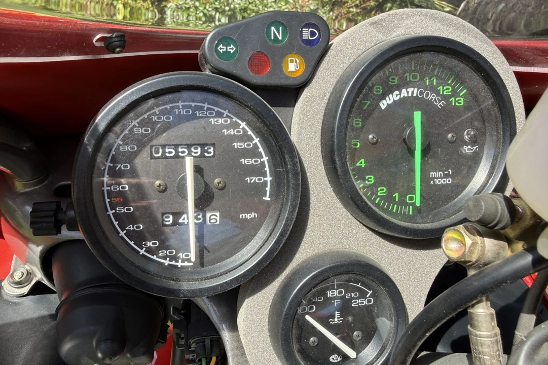 2001 Ducati 748 - Image 4 of 6