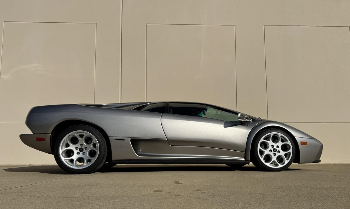 2001 Lamborghini Diablo VT - Image 16 of 31