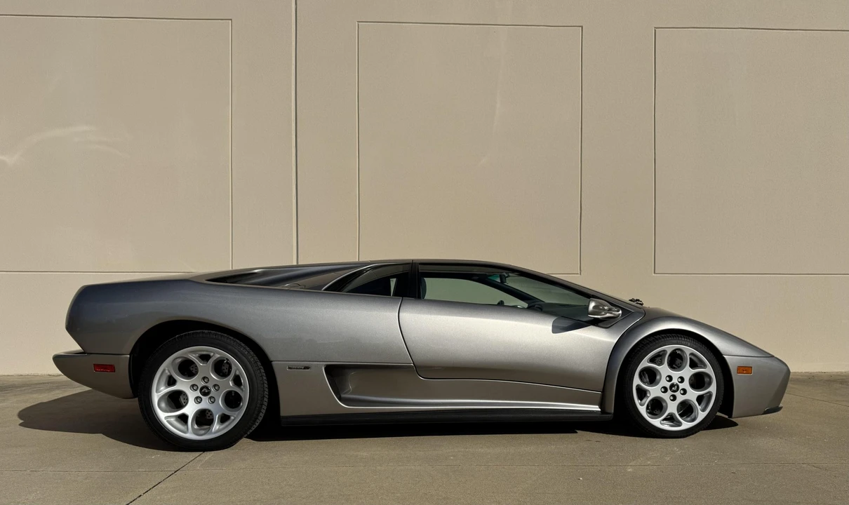 2001 Lamborghini Diablo VT - Image 17 of 31