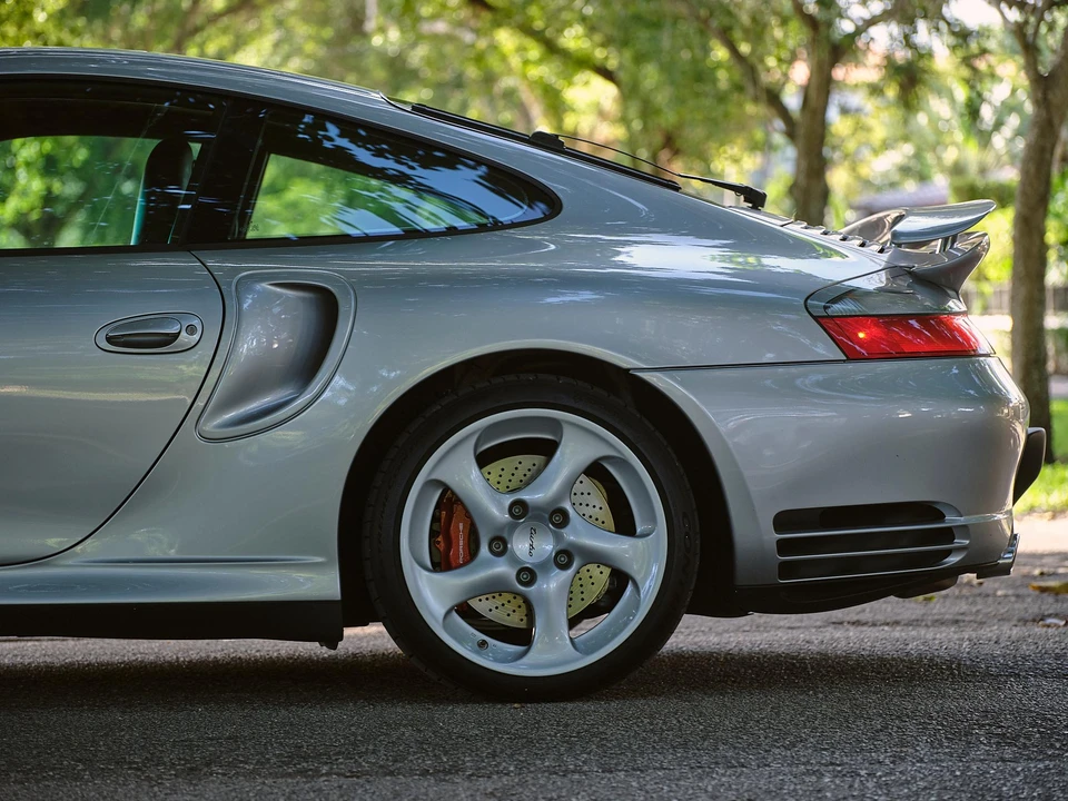 2001 Porsche 996 Turbo - Image 19 of 31