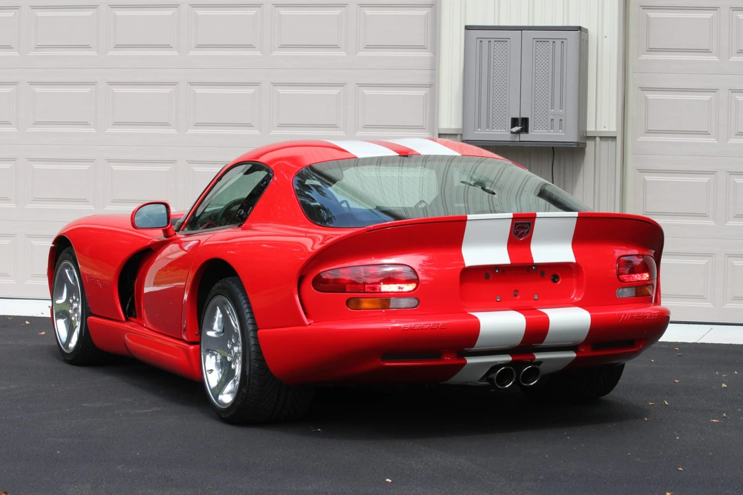 2002 Dodge Viper GTS 2nd Gen - Image 11 of 31