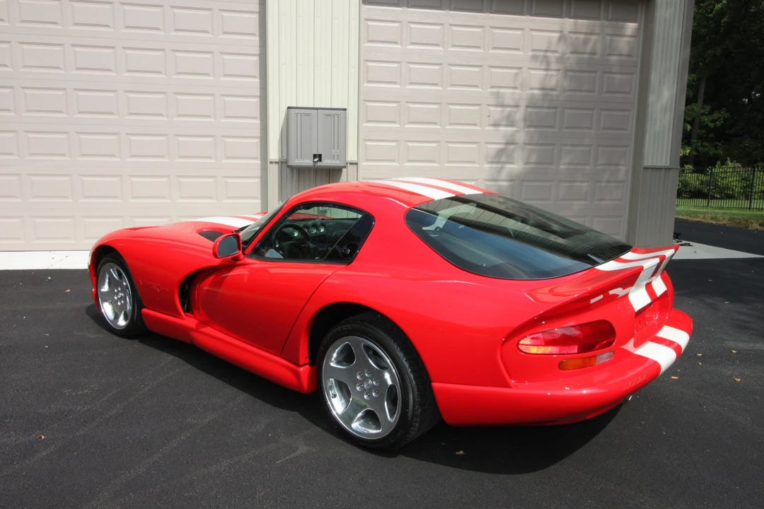 2002 Dodge Viper GTS 2nd Gen - Image 9 of 31