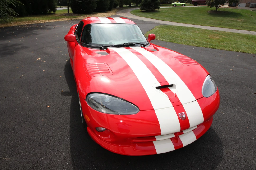 2002 Dodge Viper GTS 2nd Gen - Image 2 of 31