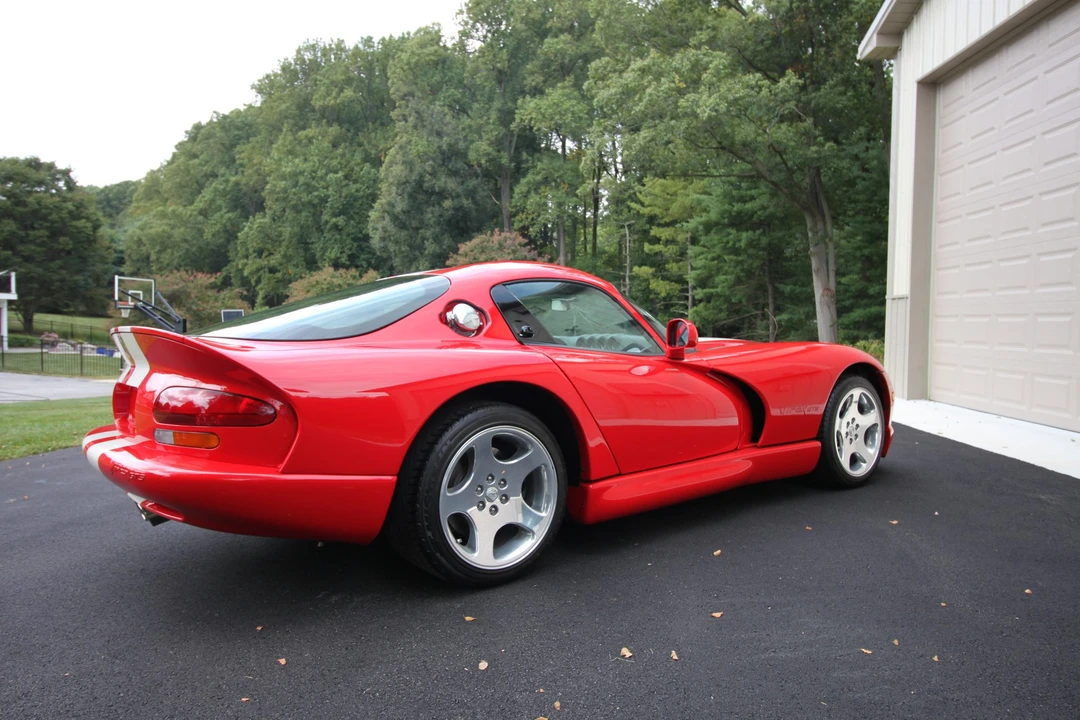 2002 Dodge Viper GTS 2nd Gen - Image 13 of 31