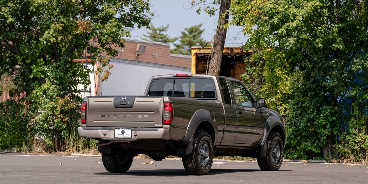 2002 Nissan Frontier 1st Gen - Image 21 of 31