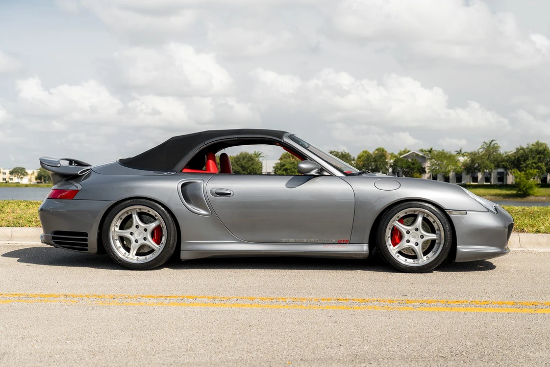 2002 Porsche 996 Carrera 4 - Image 16 of 31