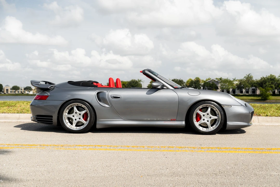 2002 Porsche 996 Carrera 4 - Image 9 of 31