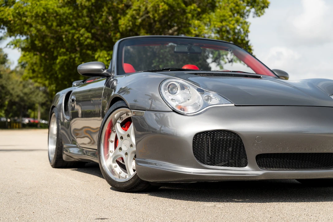 2002 Porsche 996 Carrera 4 - Image 17 of 31