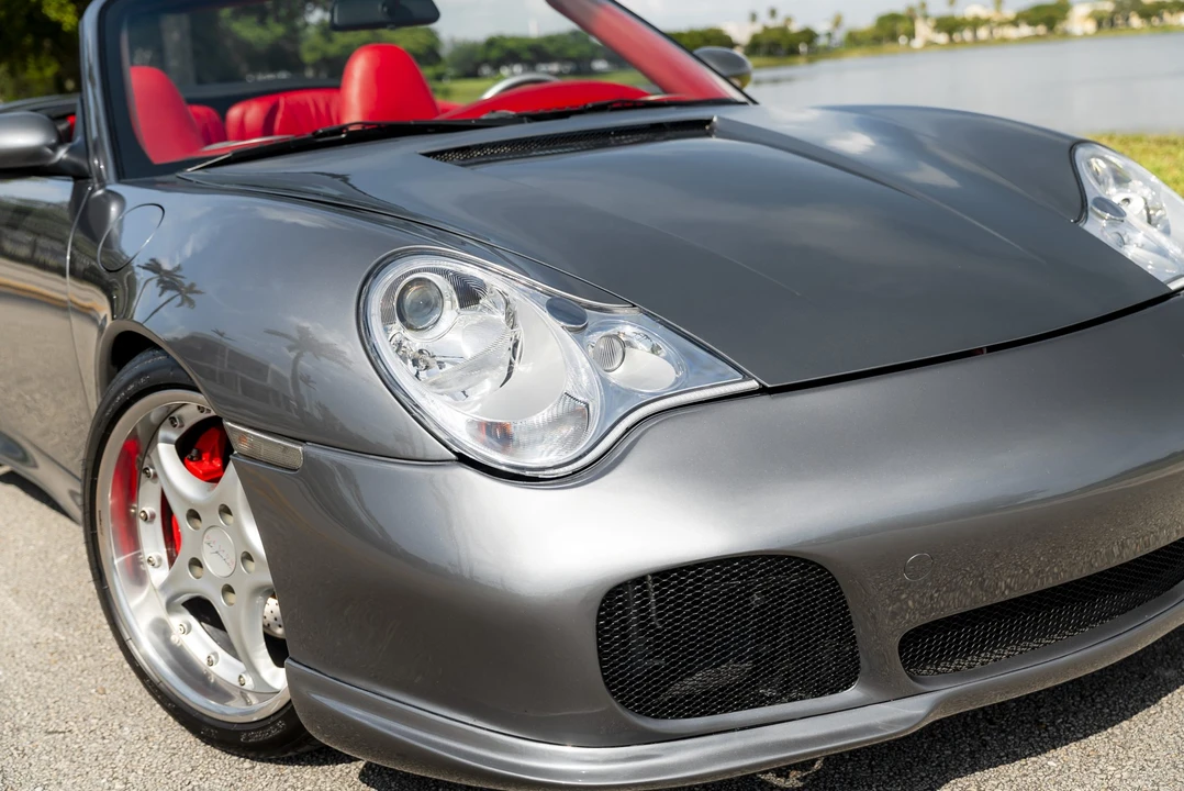 2002 Porsche 996 Carrera 4 - Image 19 of 31