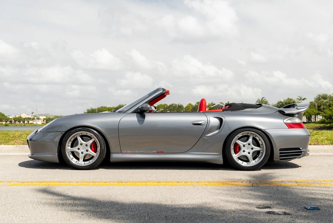 2002 Porsche 996 Carrera 4 - Image 14 of 31