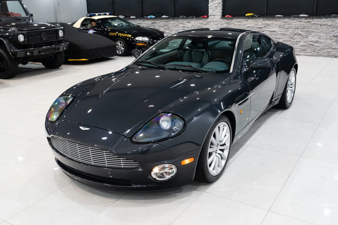 2003 Aston Martin Vanquish 1st Gen - Image 8 of 31