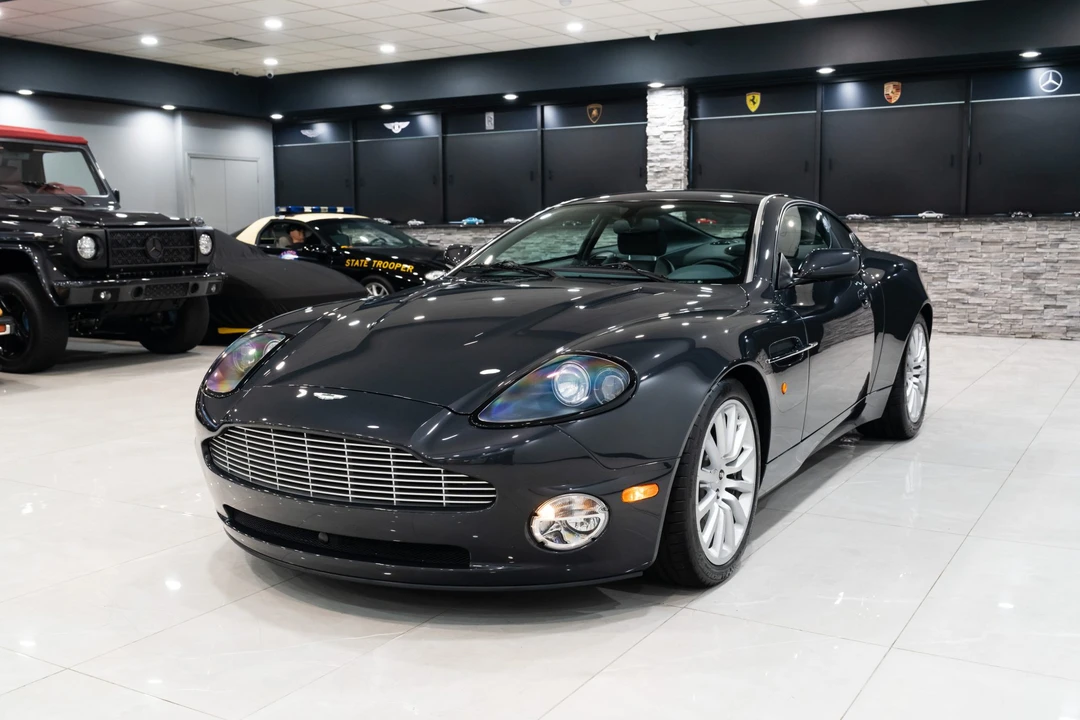 2003 Aston Martin Vanquish 1st Gen - Image 9 of 31