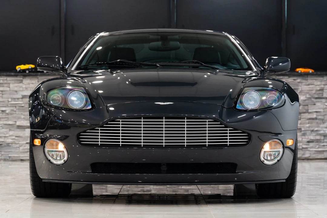 2003 Aston Martin Vanquish 1st Gen - Image 12 of 31