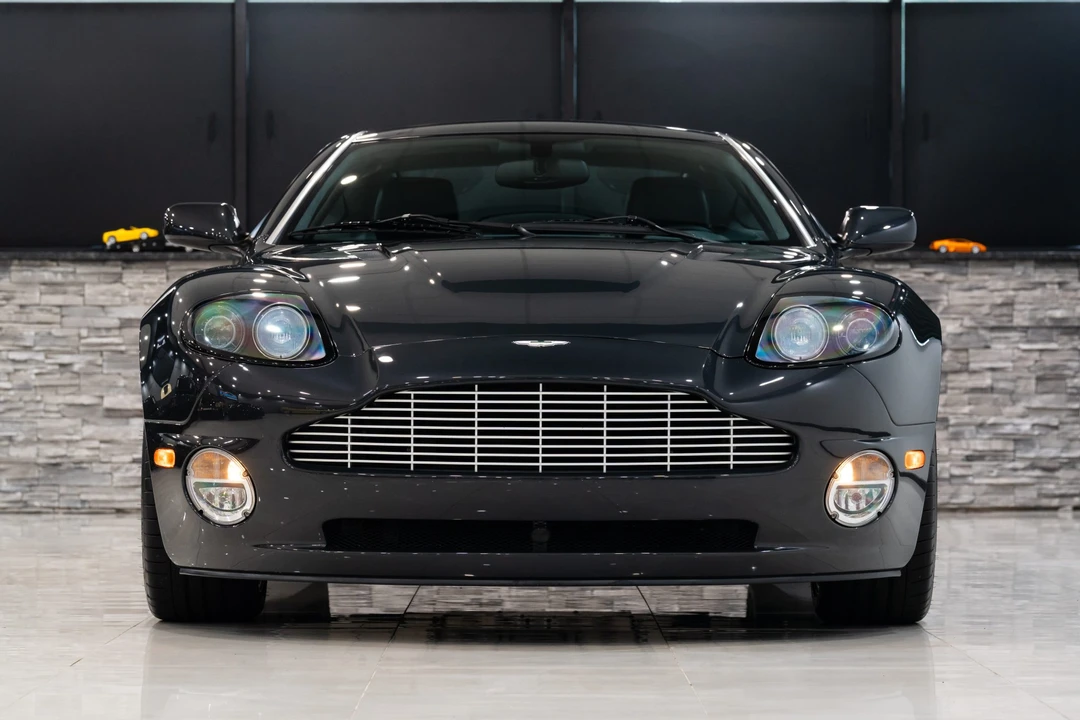 2003 Aston Martin Vanquish 1st Gen - Image 13 of 31