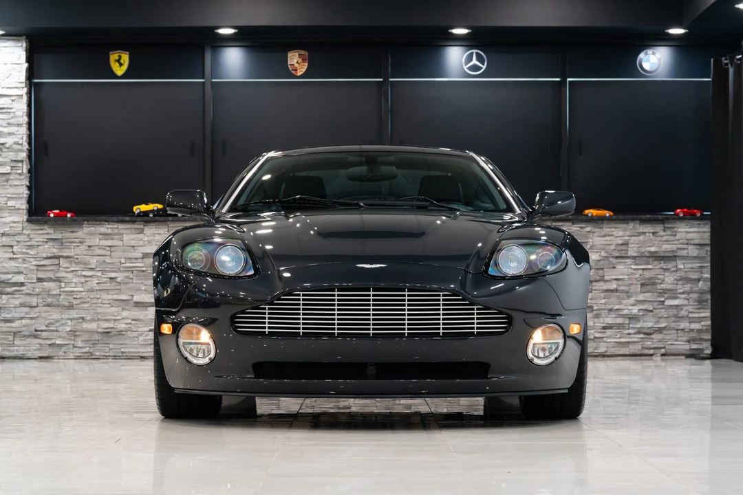 2003 Aston Martin Vanquish 1st Gen - Image 14 of 31