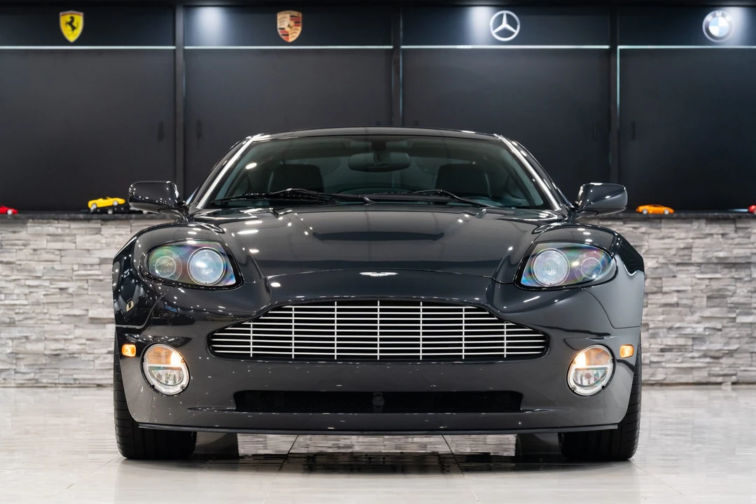 2003 Aston Martin Vanquish 1st Gen - Image 15 of 31