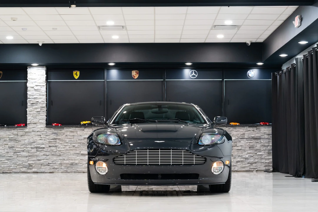 2003 Aston Martin Vanquish 1st Gen - Image 16 of 31