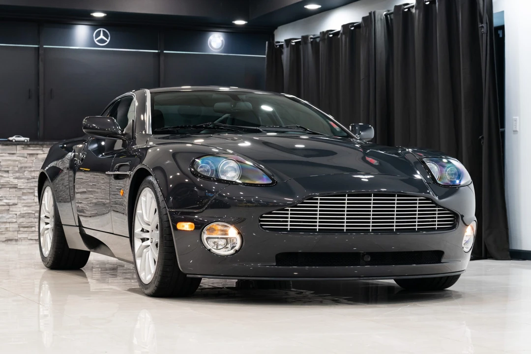 2003 Aston Martin Vanquish 1st Gen - Image 17 of 31