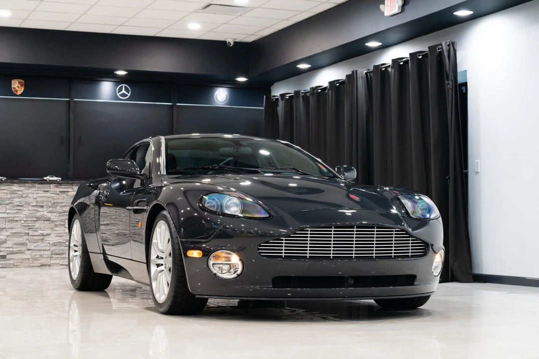 2003 Aston Martin Vanquish 1st Gen - Image 18 of 31