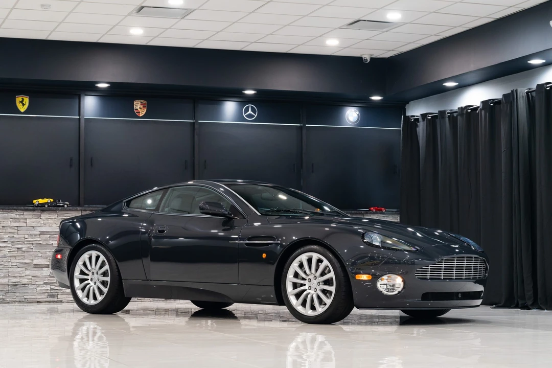 2003 Aston Martin Vanquish 1st Gen - Image 22 of 31