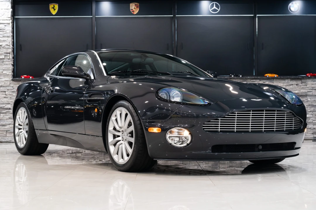 2003 Aston Martin Vanquish 1st Gen - Image 27 of 31