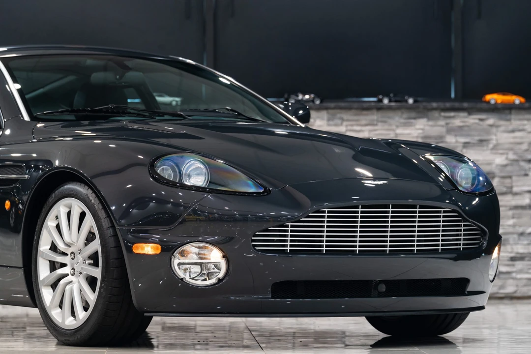2003 Aston Martin Vanquish 1st Gen - Image 30 of 31