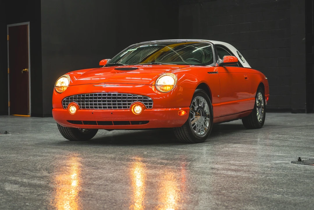 2003 Ford Thunderbird 11th Gen - Image 3 of 31