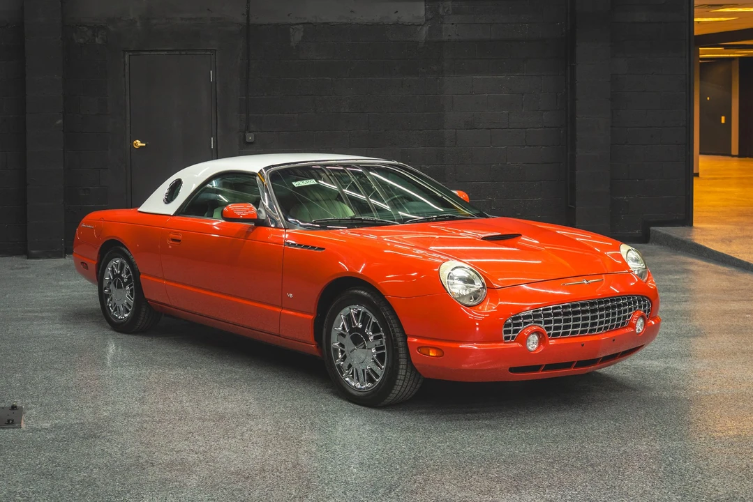 2003 Ford Thunderbird 11th Gen - Image 26 of 31