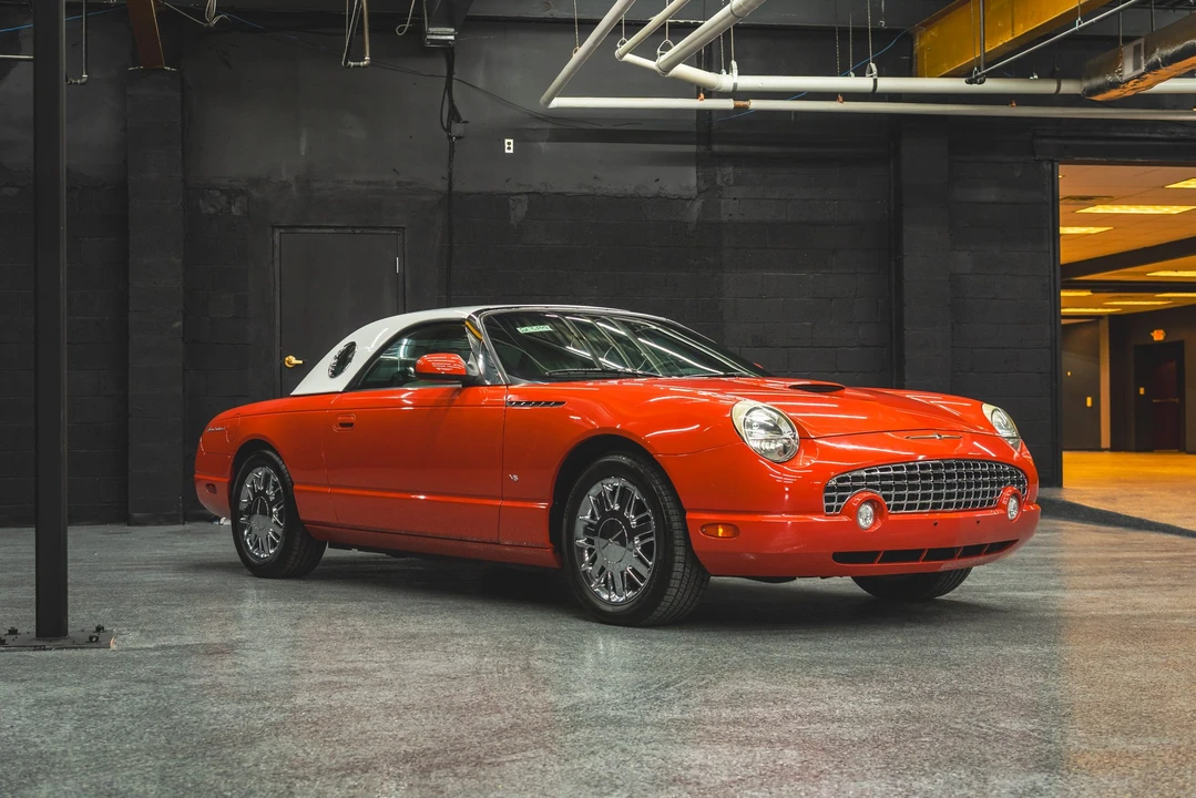 2003 Ford Thunderbird 11th Gen - Image 28 of 31
