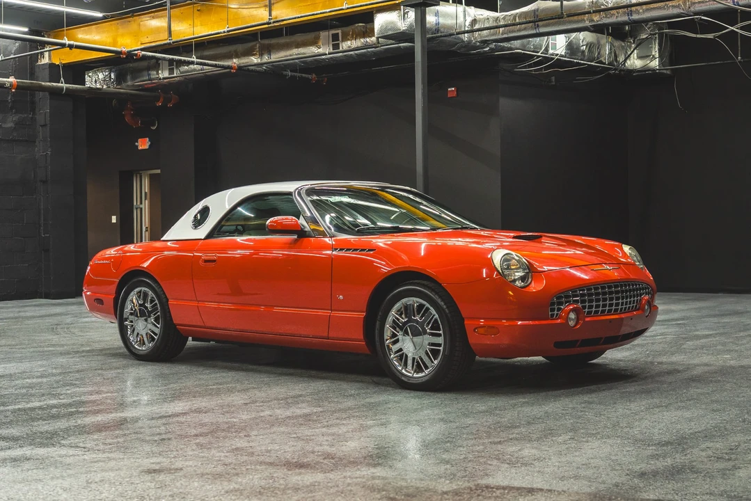 2003 Ford Thunderbird 11th Gen - Image 25 of 31