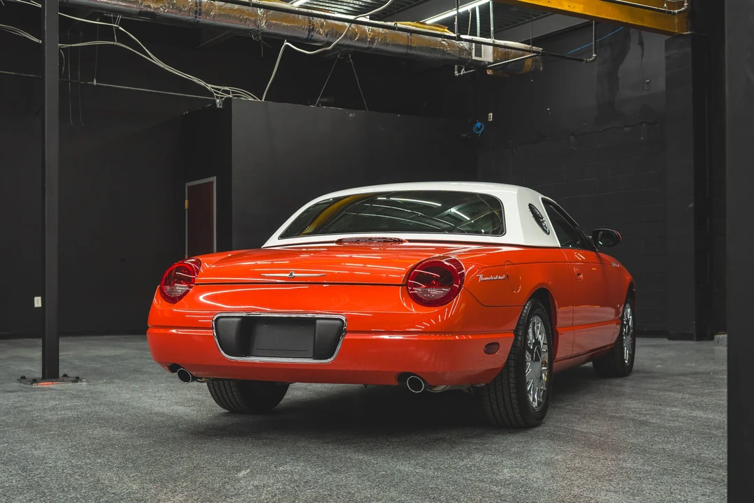 2003 Ford Thunderbird 11th Gen - Image 19 of 31