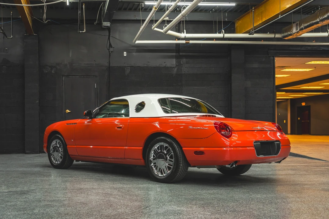 2003 Ford Thunderbird 11th Gen - Image 13 of 31