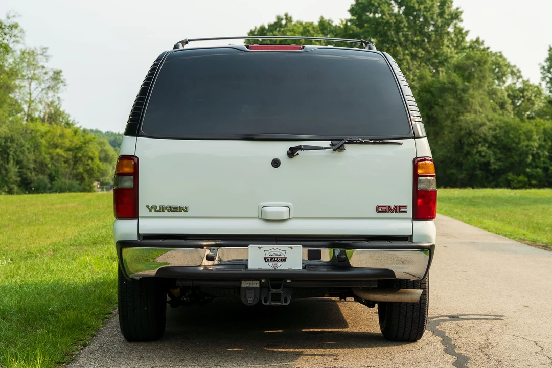 2003 GMC Yukon 2nd Gen - Image 18 of 31