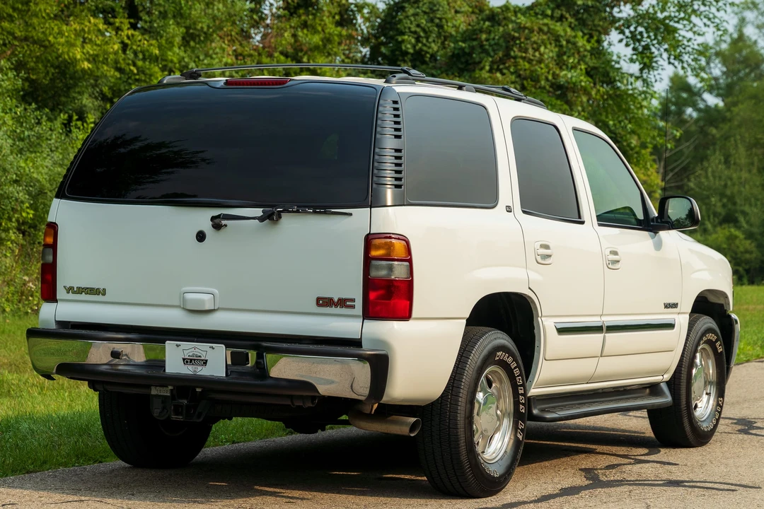 2003 GMC Yukon 2nd Gen - Image 16 of 31