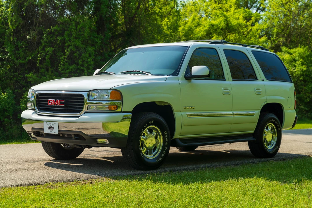 2003 GMC Yukon 2nd Gen - Image 2 of 31
