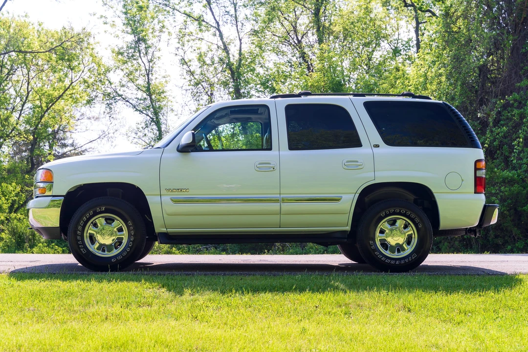 2003 GMC Yukon 2nd Gen - Image 24 of 31