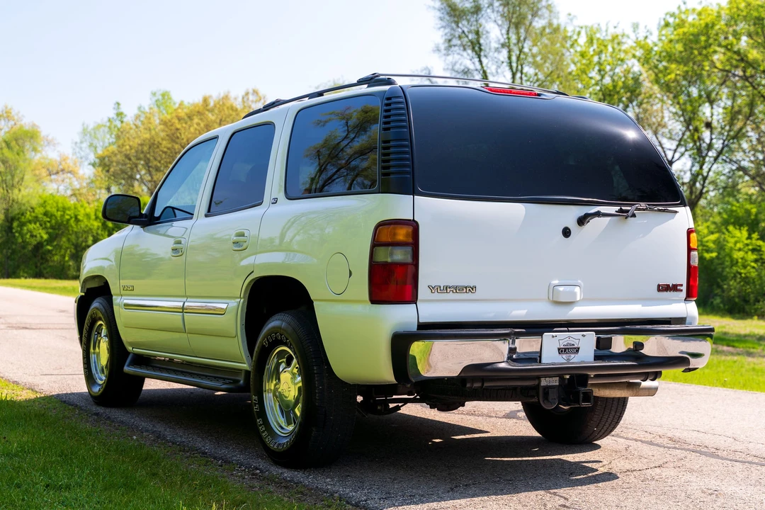 2003 GMC Yukon 2nd Gen - Image 19 of 31