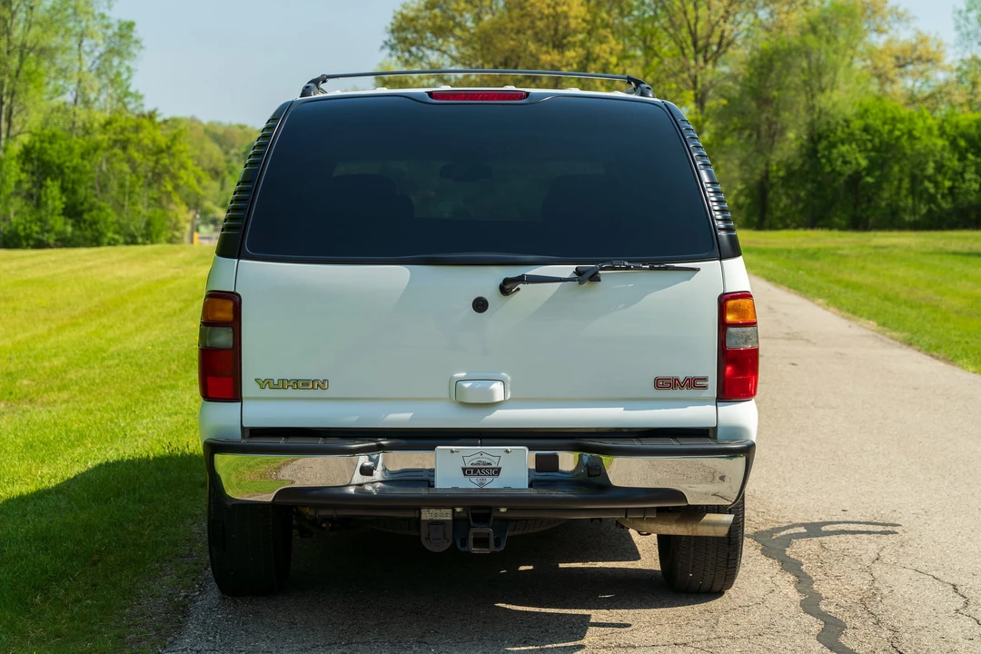 2003 GMC Yukon 2nd Gen - Image 17 of 31
