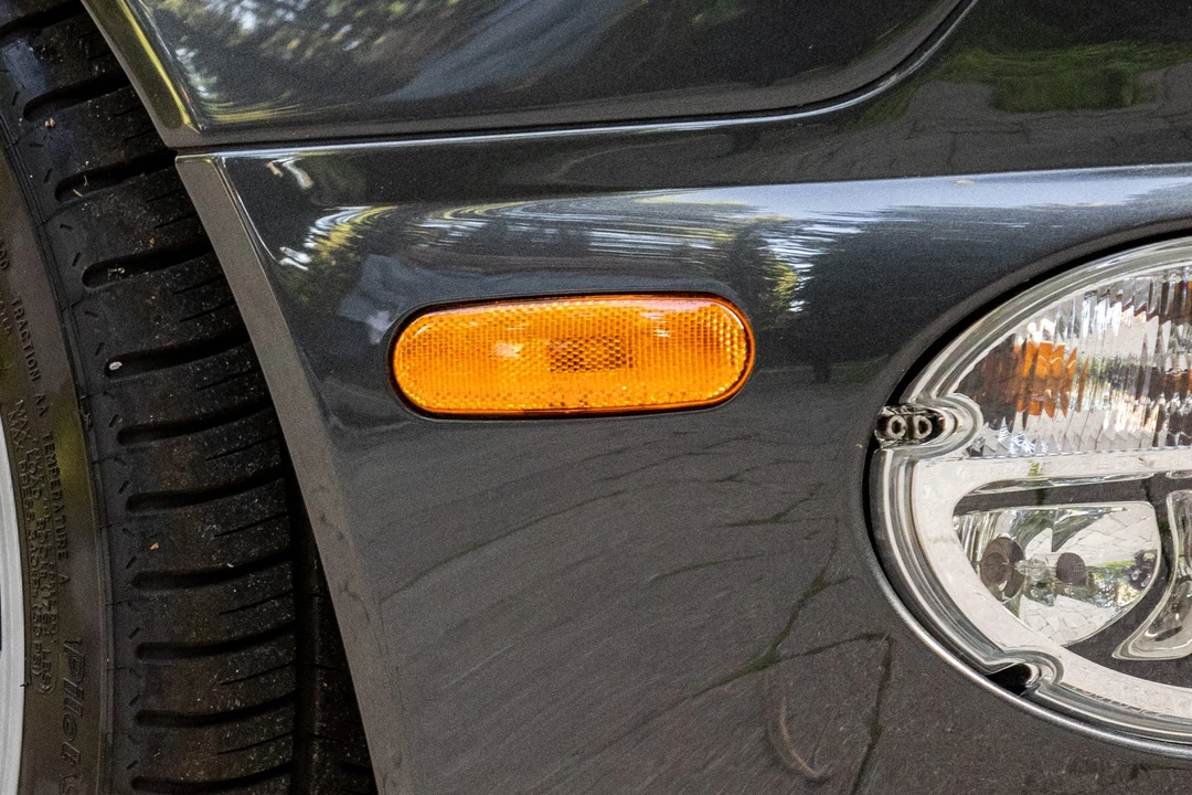 2004 Aston Martin Vanquish 1st Gen - Image 13 of 31