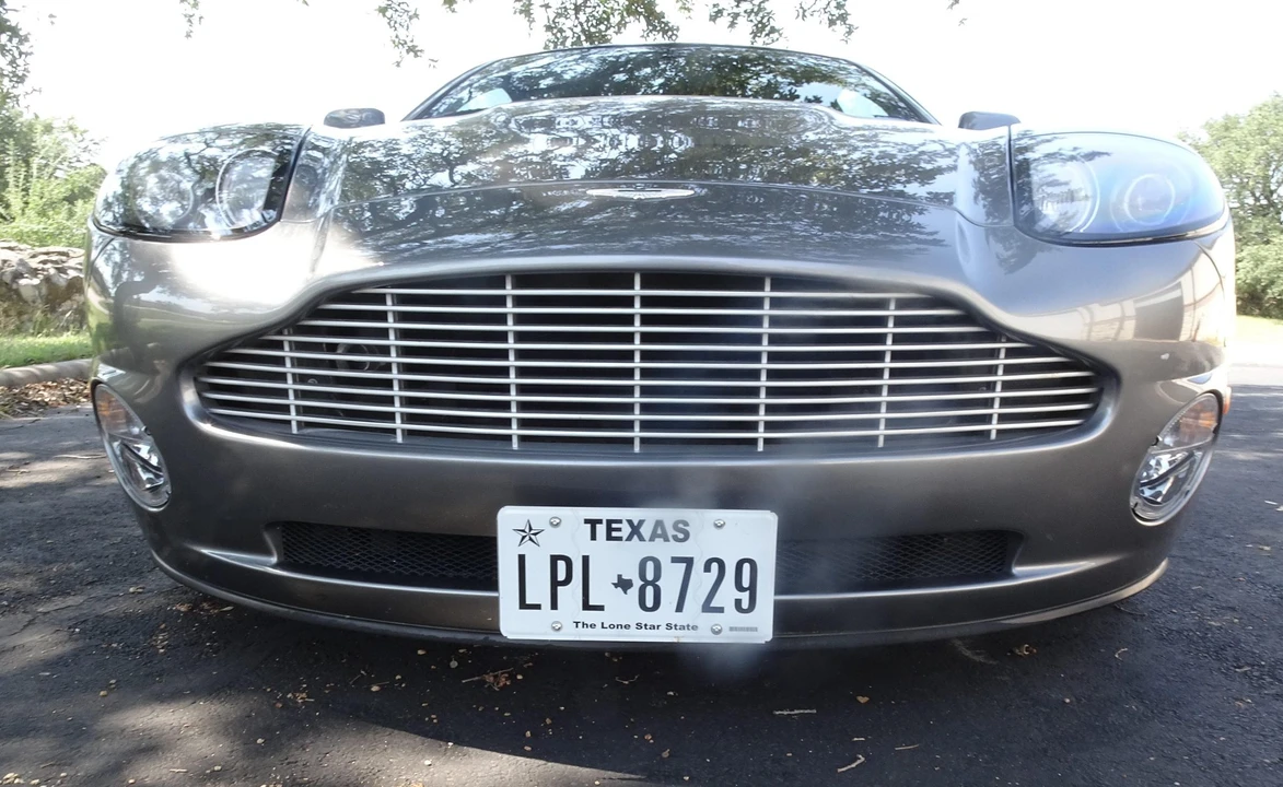 2004 Aston Martin Vanquish 1st Gen - Image 11 of 31