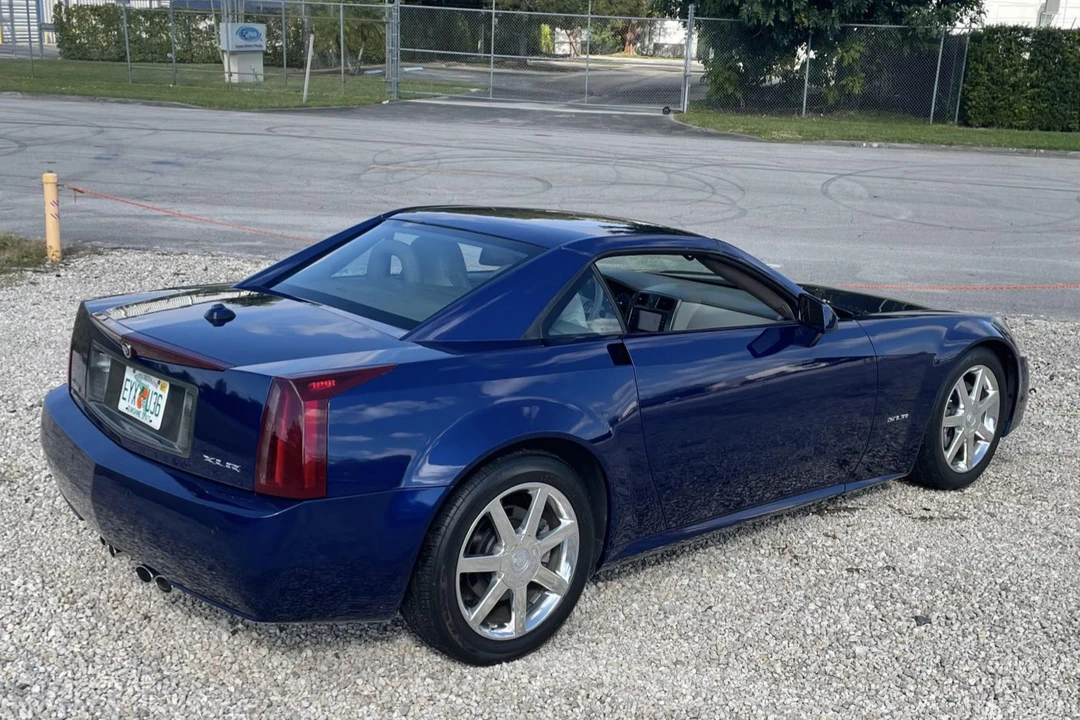2004 Cadillac XLR - Image 4 of 31