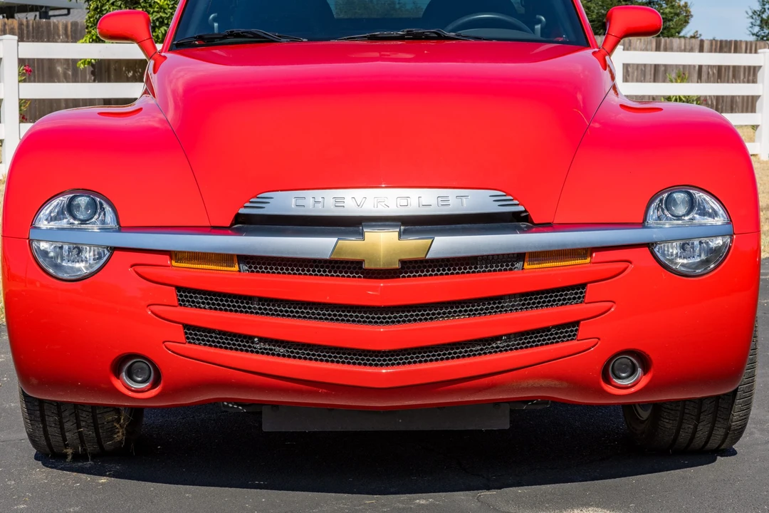 2004 Chevrolet SSR - Image 9 of 31