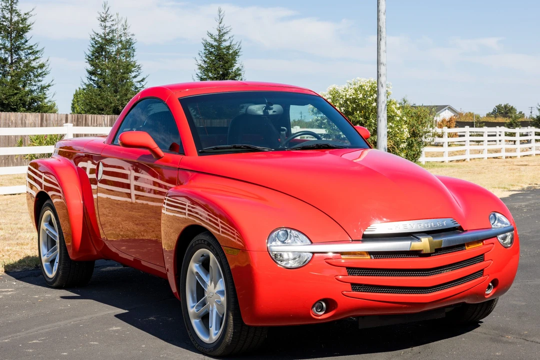 2004 Chevrolet SSR - Image 7 of 31